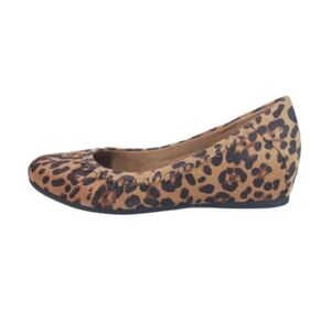 Baretraps Ballet Flats Women's 7.5 Brown Tan Leopard Fabric Slip-on Shoes